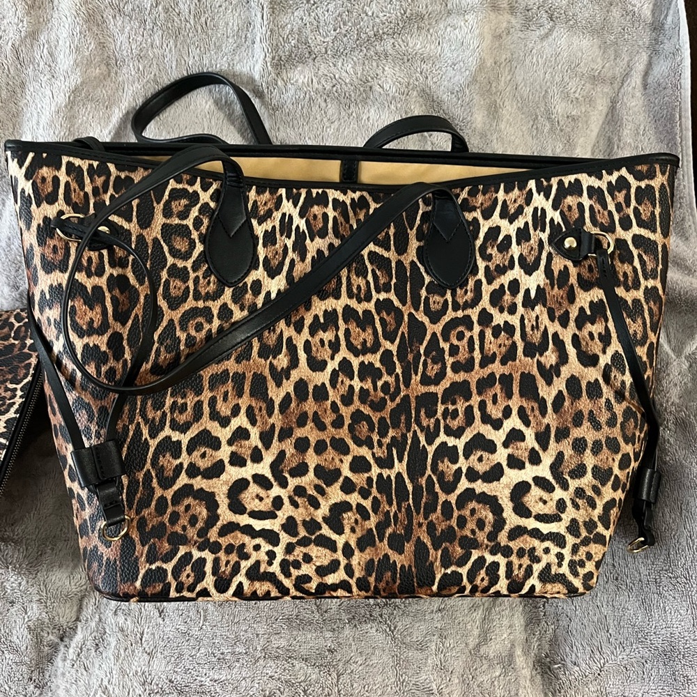 NWOT Daisy Rose Leopard Print Tote with Pouch - Picture 2 of 12